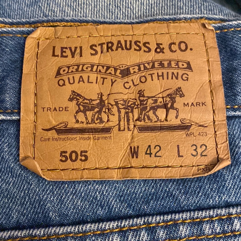 Men’s Levi’s 505 Sz 42W  32L